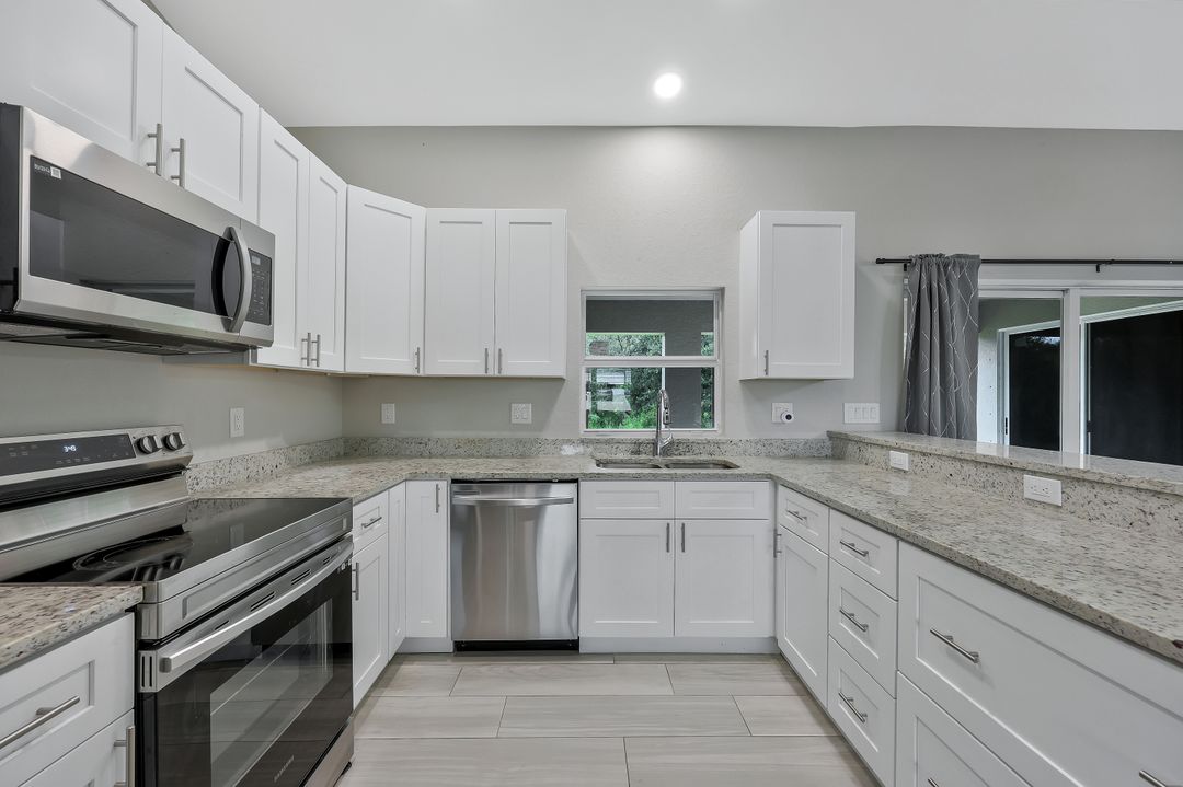 1417 Acacia Ave, Lehigh Acres, FL 33972