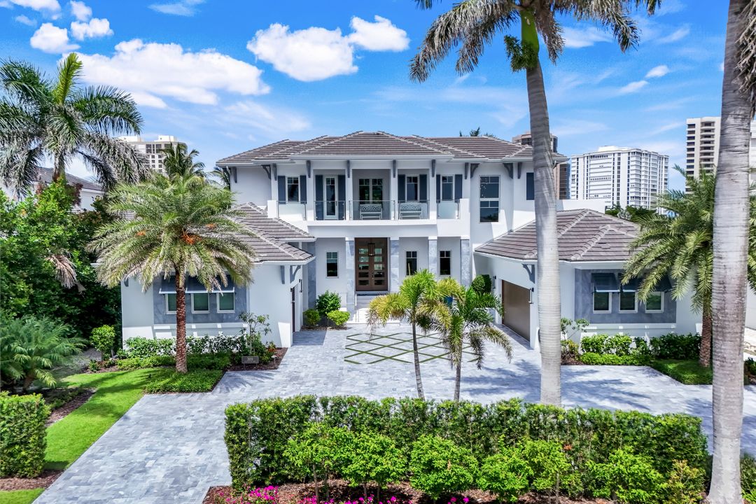 309 Neapolitan Way, Naples, FL 34103