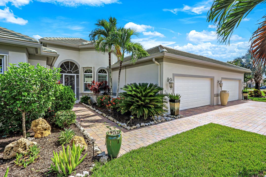 9684 Cobalt Cove Cir, Naples, FL 34120