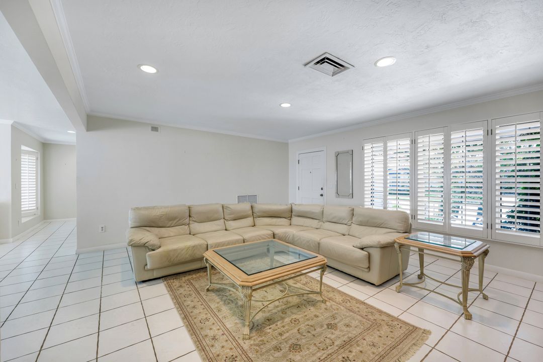 1268 Laurel Ct, Marco Island, FL 34145