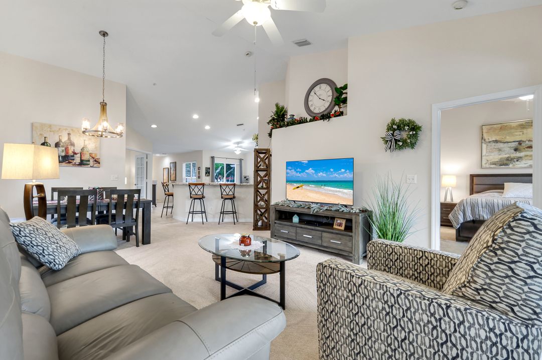 5070 Cedar Springs Dr #204, Naples, FL 34110