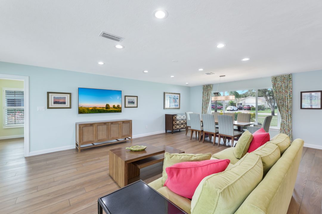 2218 Kings Lake Blvd, Naples, FL 34112