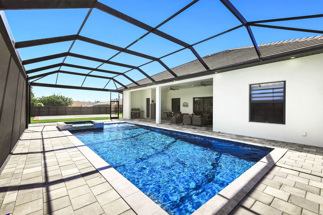 455 SE 17th Ave, Cape Coral, FL 33990