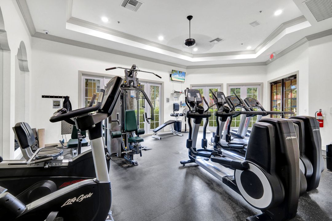 8880 Colonnades Ct W #427, Bonita Springs, FL 34135