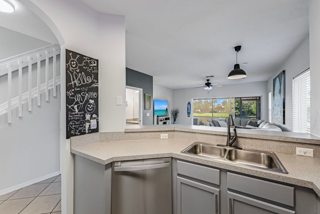 10026 Pacific Pines Ave, Fort Myers, FL 33966