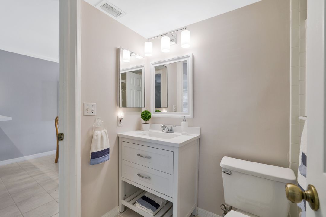 1045 Mainsail Dr #402, Naples, FL 34114