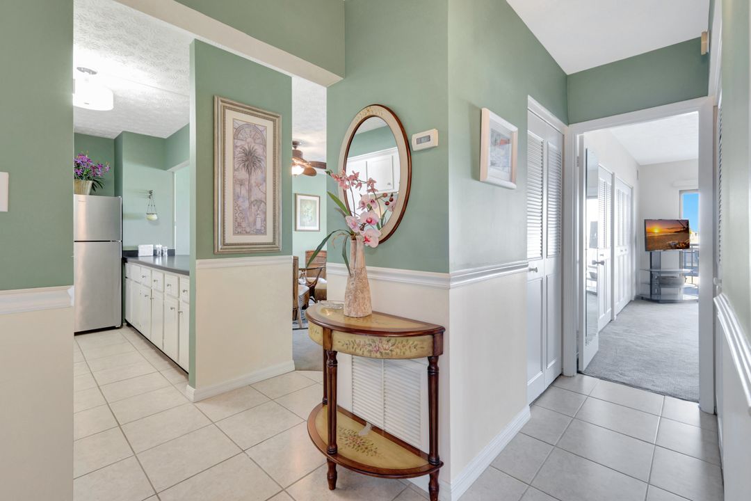 60 W Pelican St #401, Naples, FL 34113