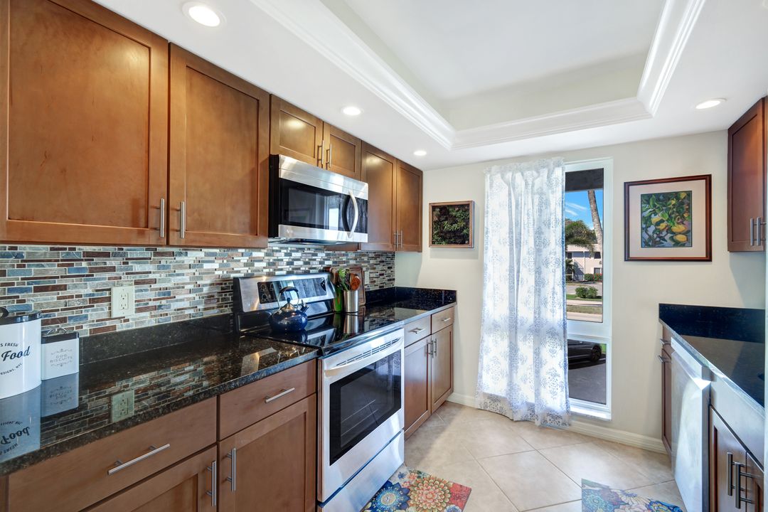 233 Palm Dr #2, Naples, FL 34112