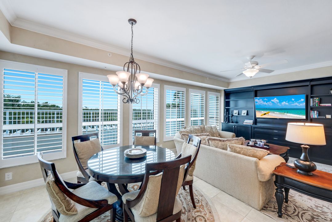 295 Grande Way #T03, Naples, FL 34110