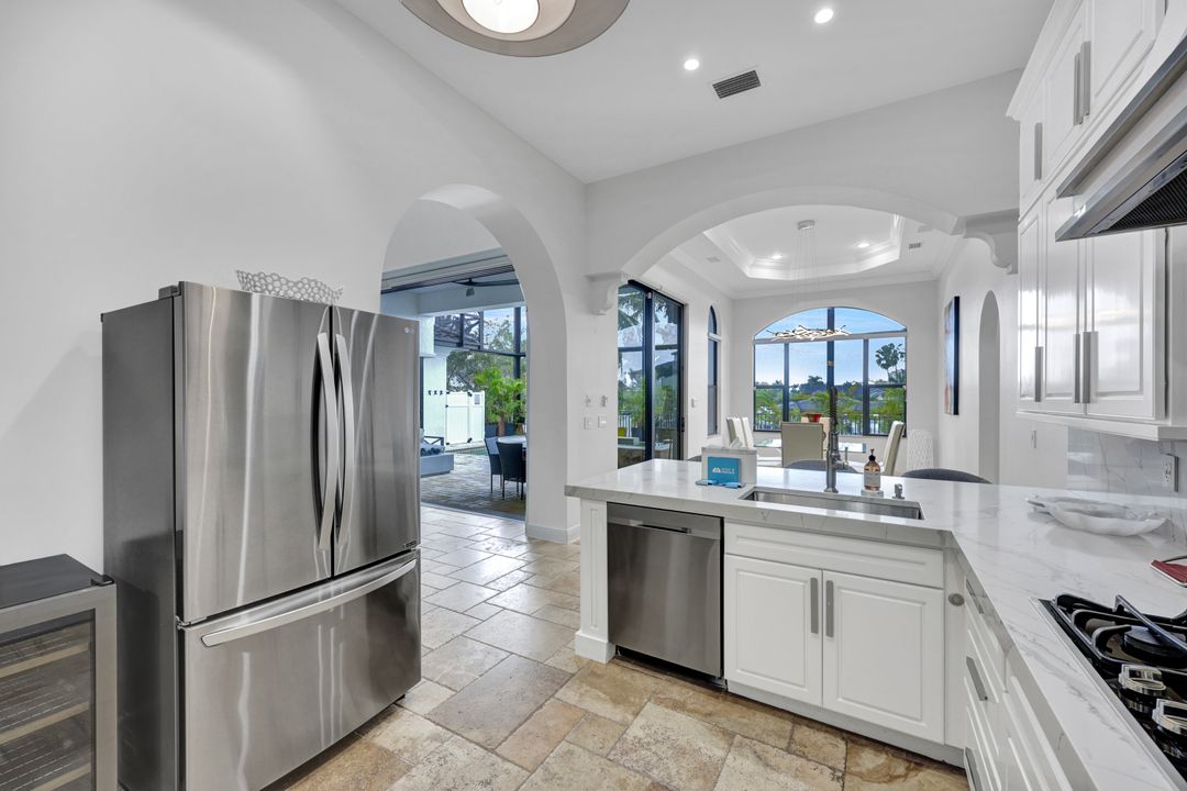 494 Seagull Ave, Naples, FL 34108