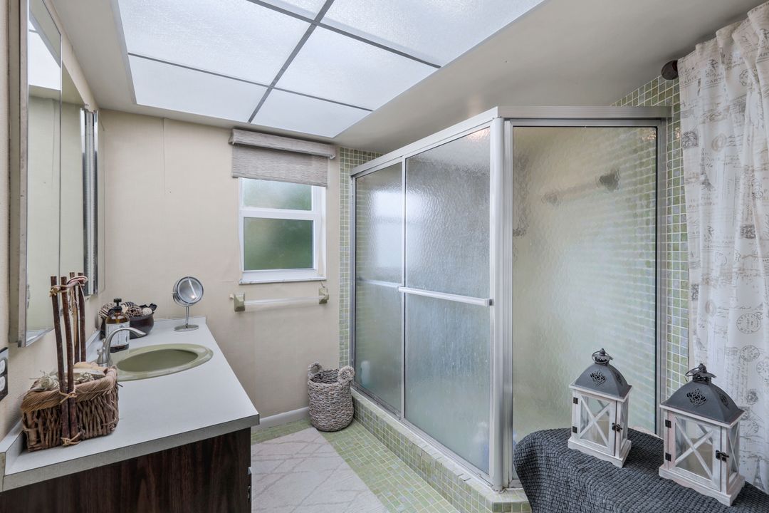 289 Burning Tree Dr, Naples, FL 34105