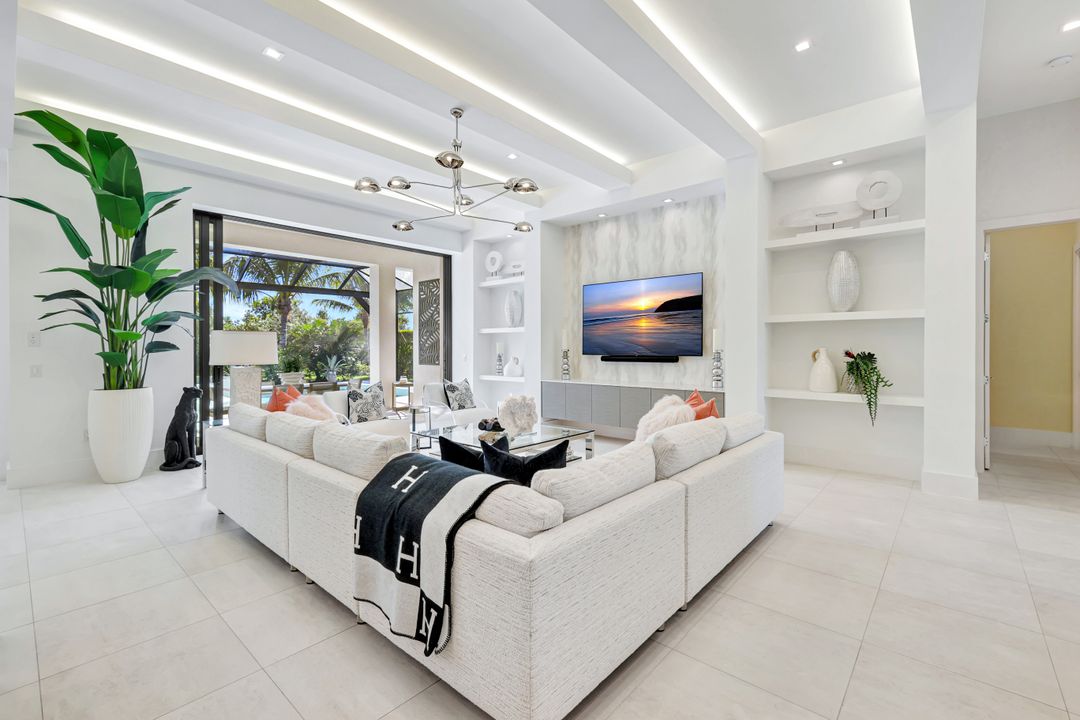 3124 Livorno Lane, Naples, FL 34110