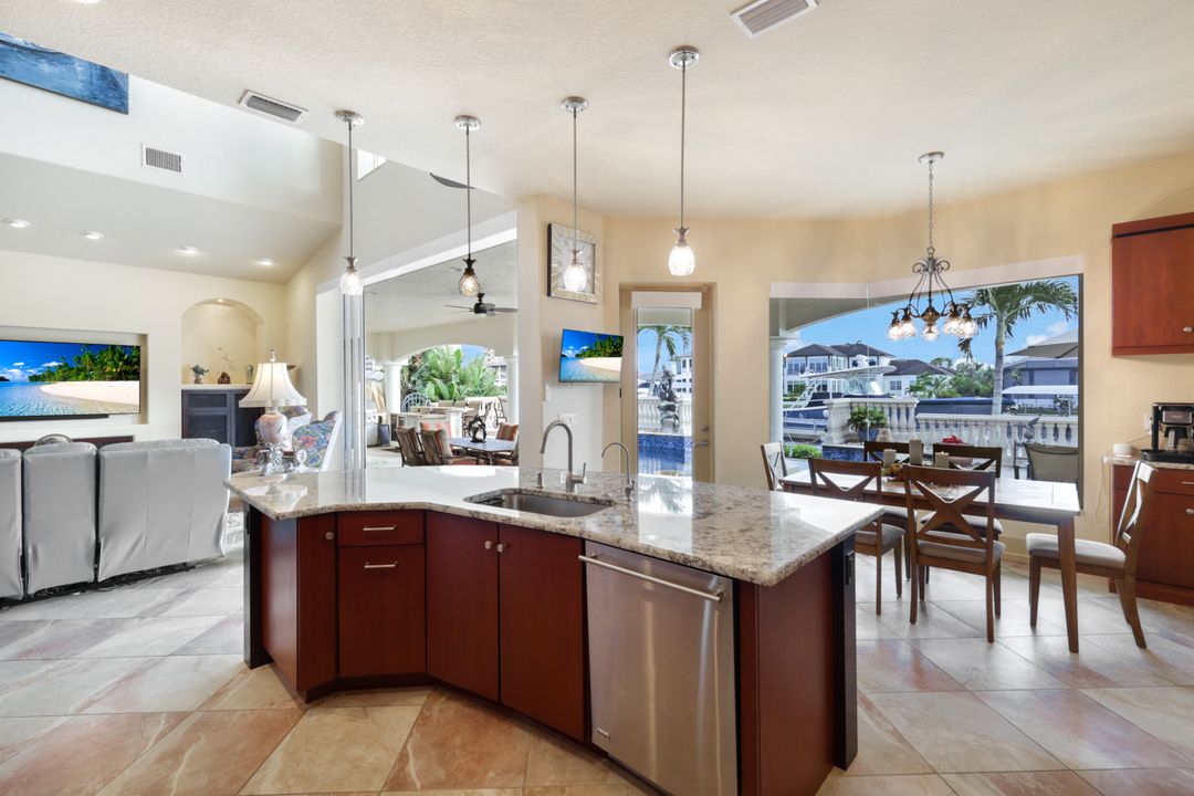1506 Hermitage Ln, Cape Coral, FL 33914