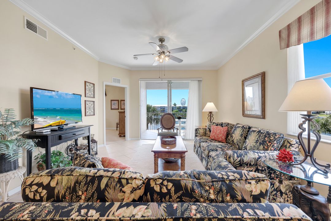 16615 Lake Cir Dr #438, Fort Myers, FL 33908