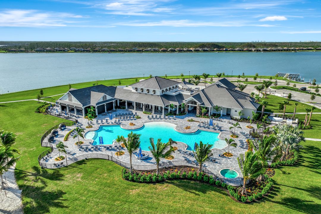 18437 WildBlue Blvd, Fort Myers, FL 33913