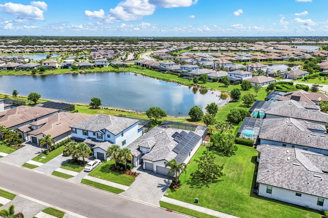 11591 Canopy Loop, Miromar Lakes, FL 33913