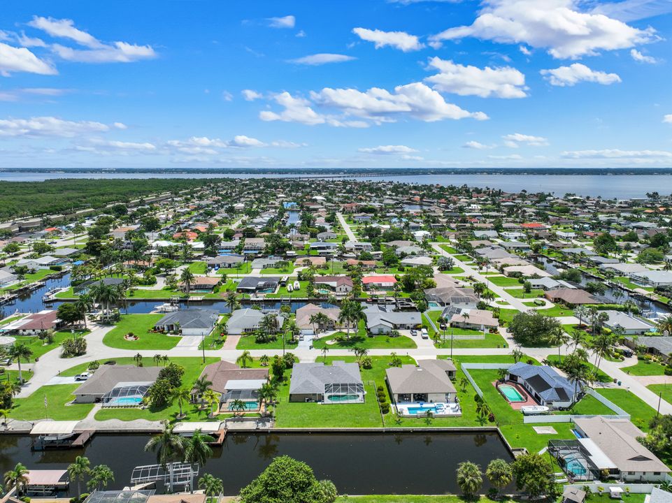 2526 SE 19th Pl, Cape Coral, FL 33904