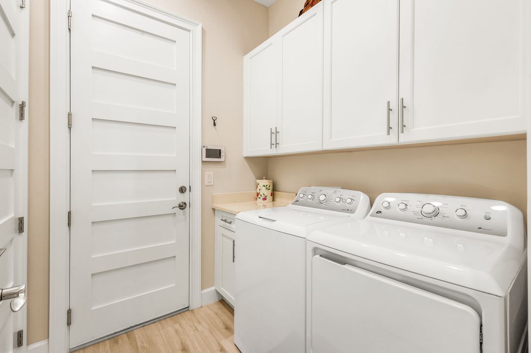 5802 Haiti Dr, Naples, FL 34112