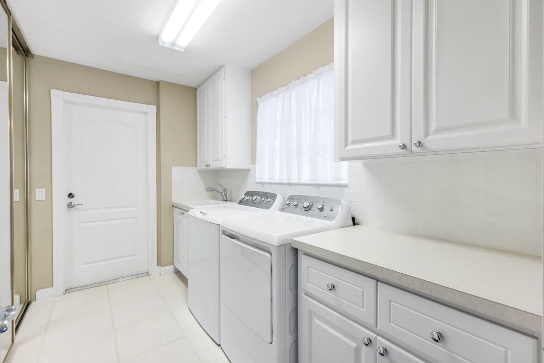 3333 Cayman Ln, Naples, FL 34119