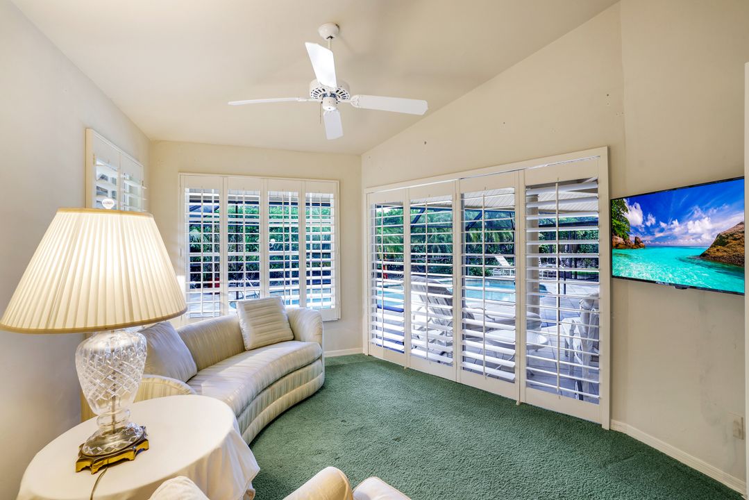 811 Pitch Apple Ln, Naples, FL 34108