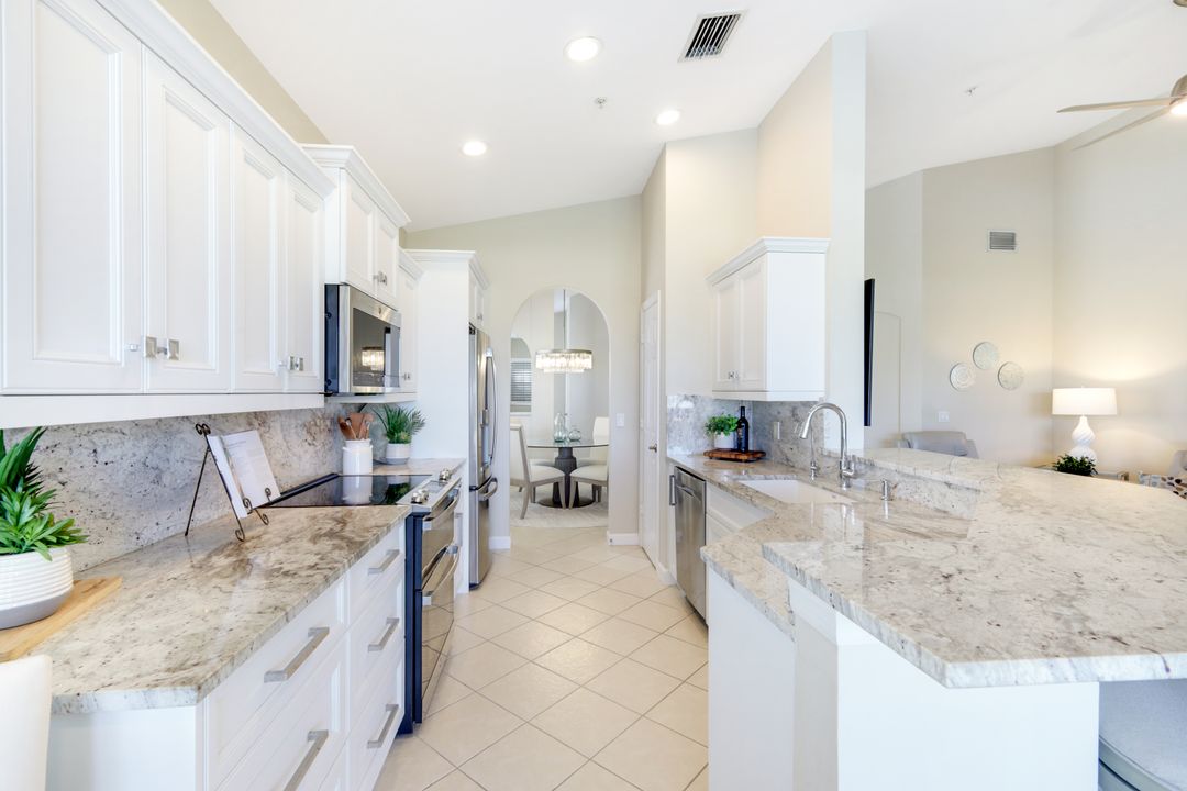 3048 Horizon Ln #1108, Naples, FL 34109