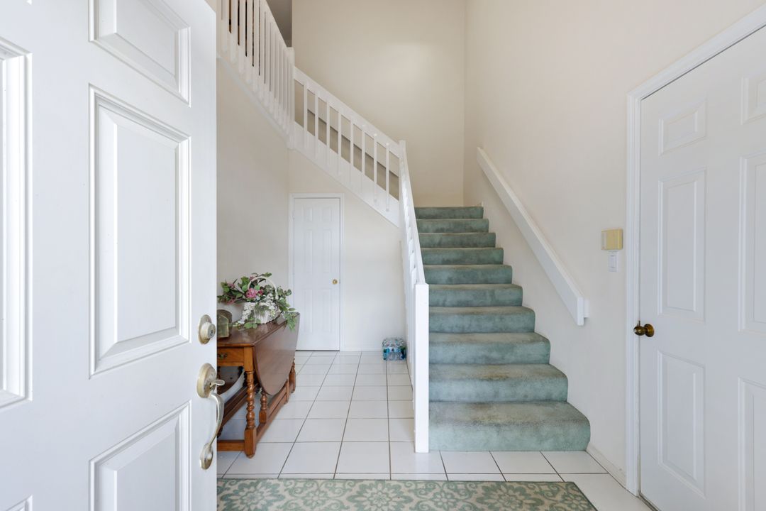 242 Via Perignon, Naples, FL 34119
