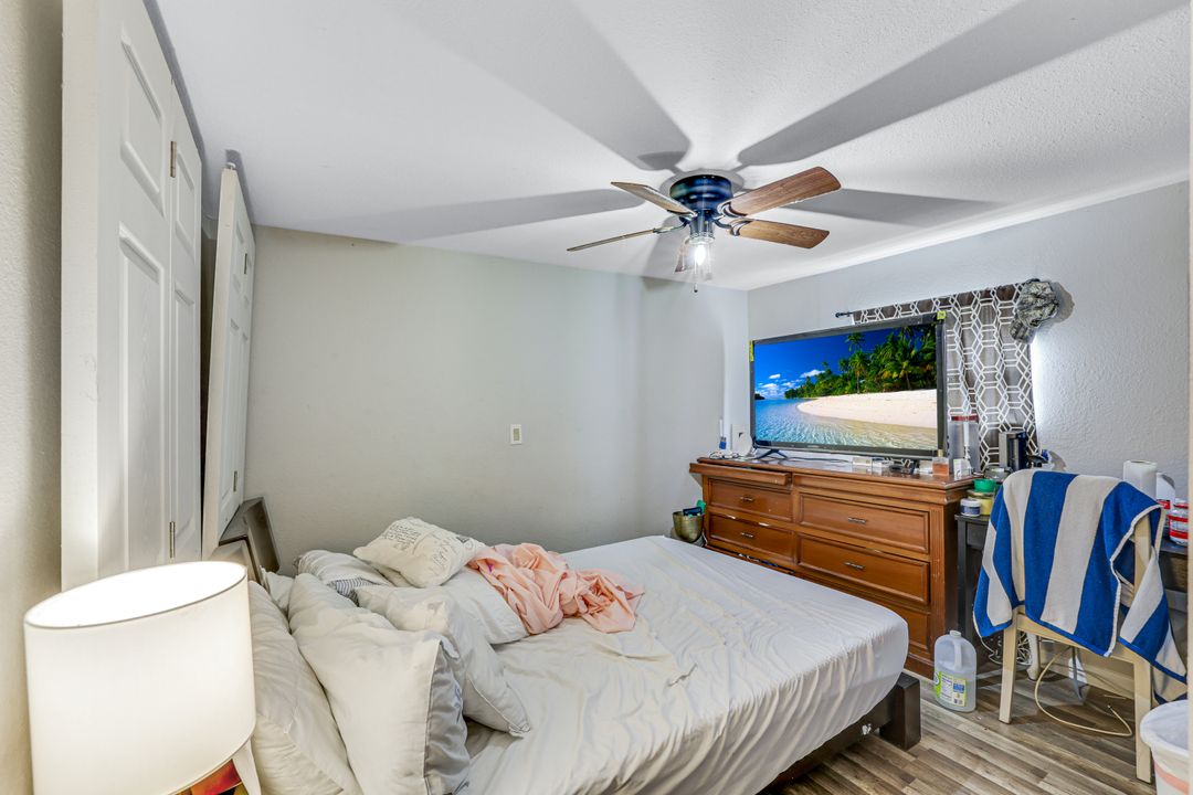 106 Moon Bay St, Naples, FL 34114