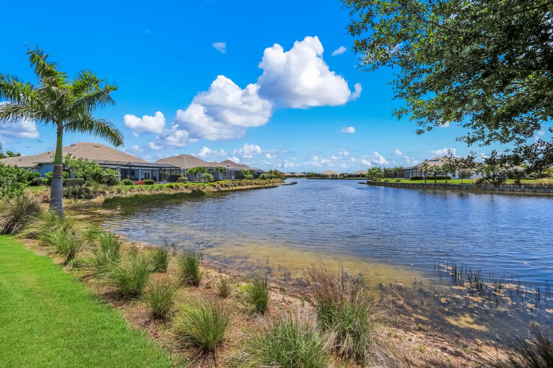 6259 Lightbourn Wy, Naples, FL 34113