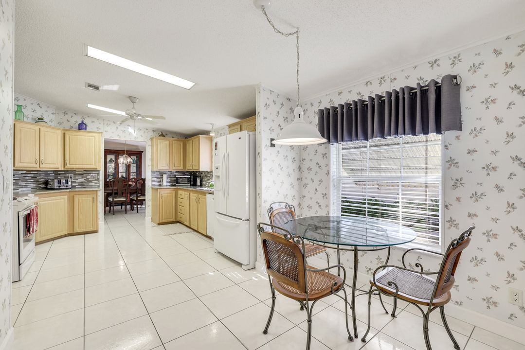 255 Riverwood Rd, Naples, FL 34114