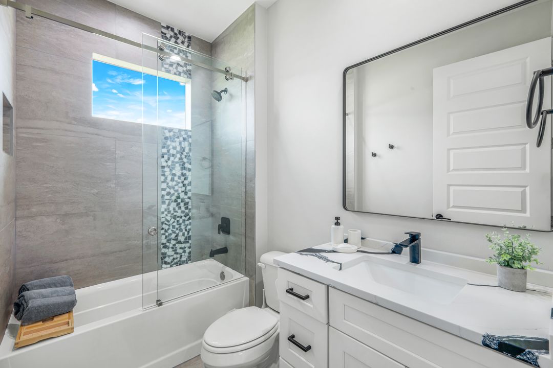 3821 SW 14th Pl, Cape Coral, FL 33914