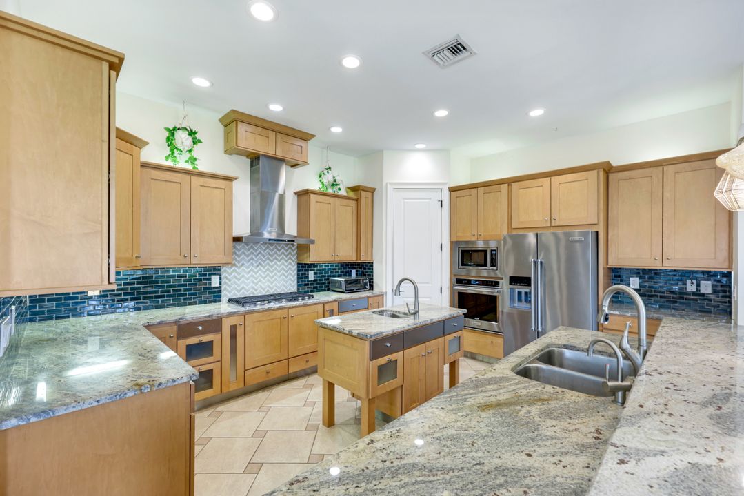 397 Lavida Way, Cape Coral, FL 33993