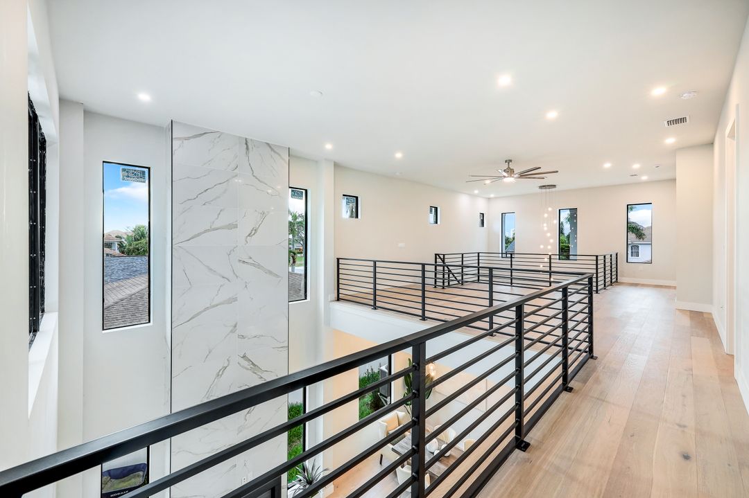 524 103rd Ave N, Naples, FL 34108