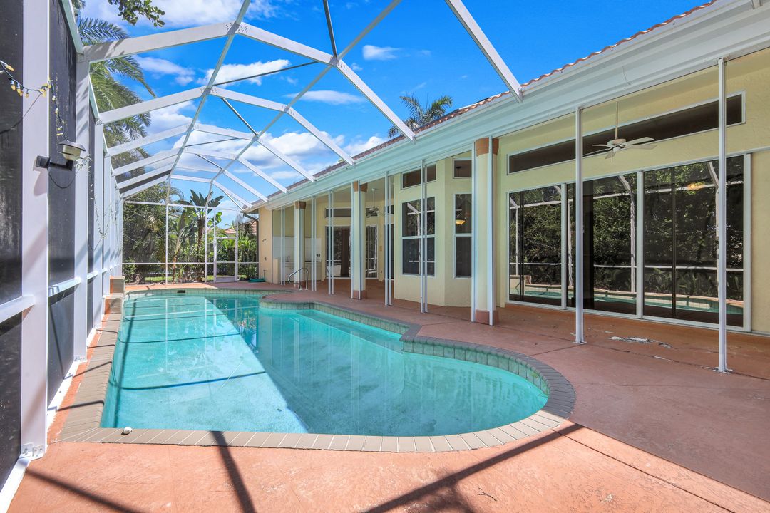 28476 Del Lago Way, Bonita Springs, FL 34135