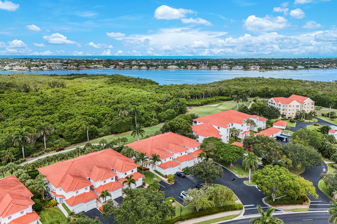 4700 Yacht Harbor Dr #611, Naples, FL 34112