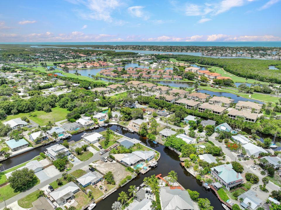 2631 Riverview Dr, Naples, FL 34112