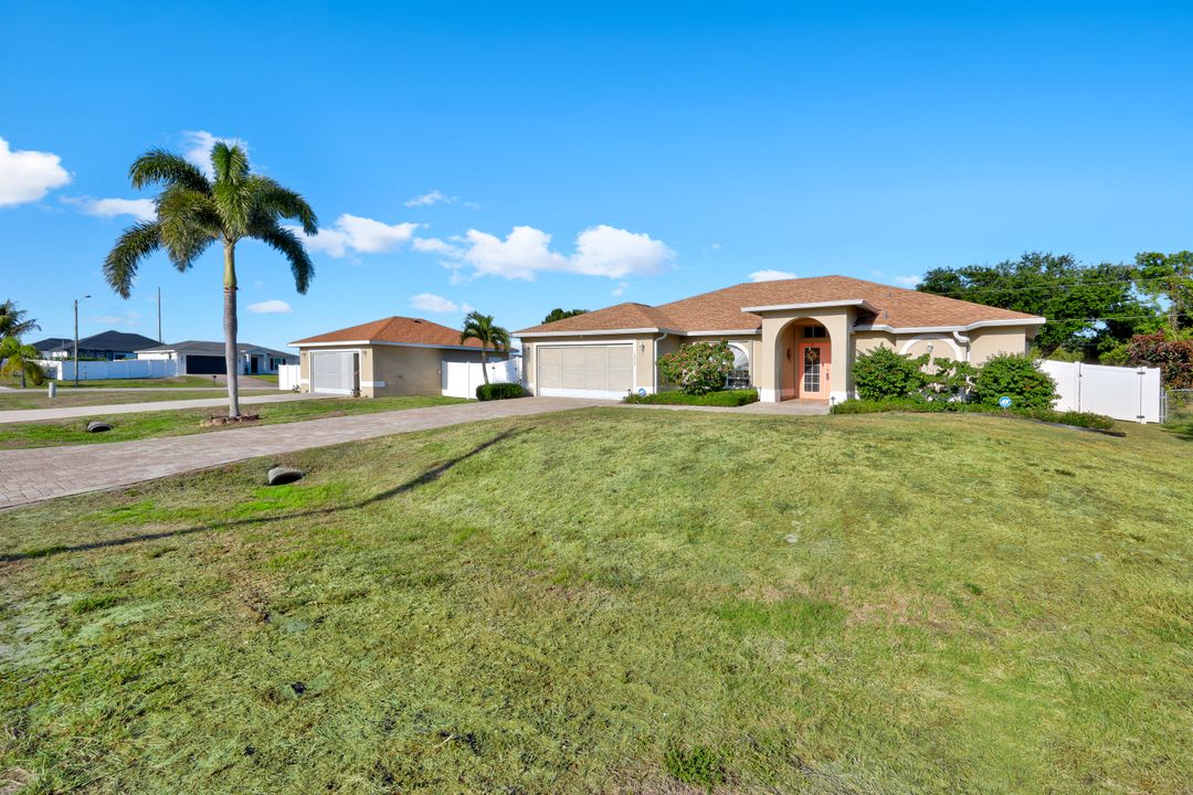 2217 NE 1st Pl, Cape Coral, FL 33909