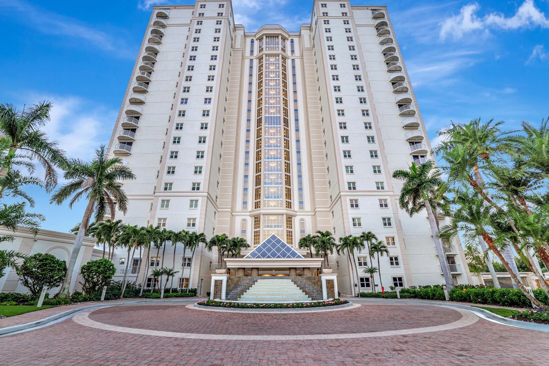 8111 Bay Colony Dr #1102, Naples, FL 34108