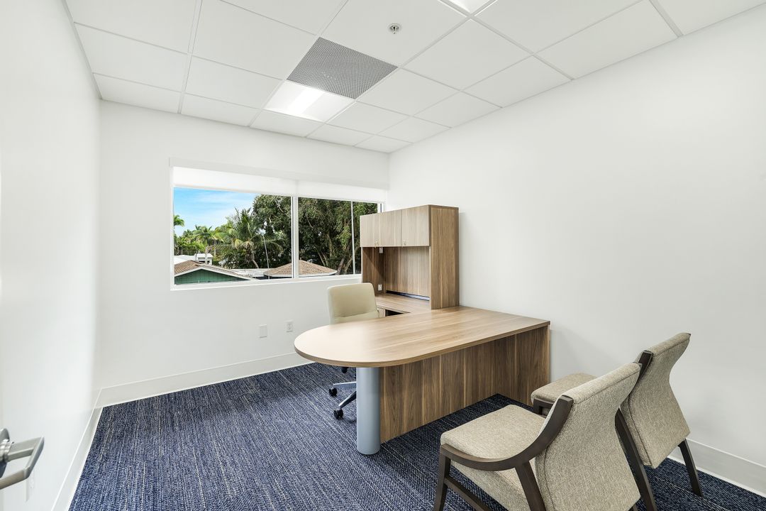 2390 Tamiami Trl N #212, Naples, FL 34103