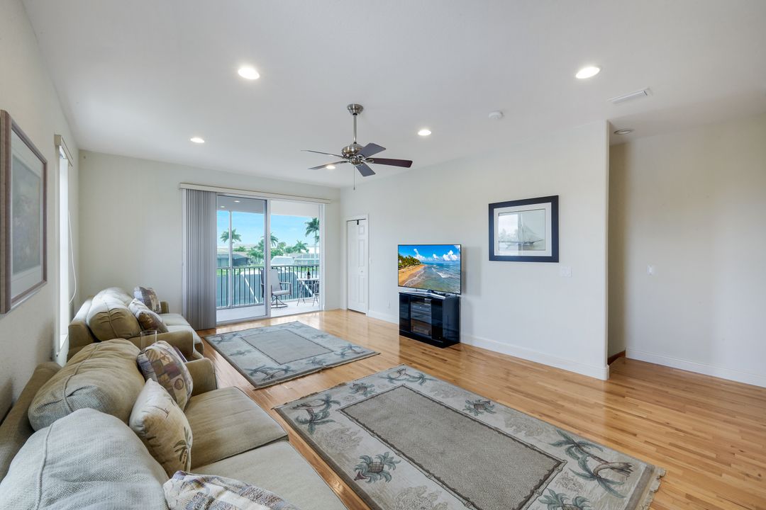 5929 SW 1st Ct, Cape Coral, FL 33914