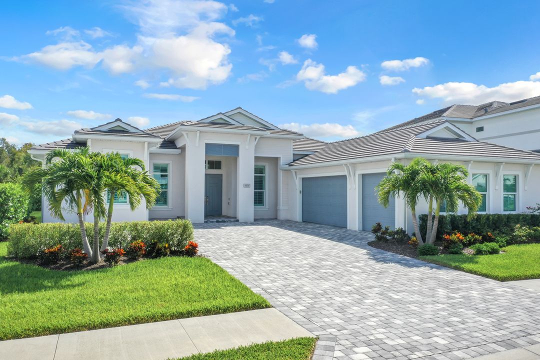 8959 Redonda Dr, Naples, FL 34114