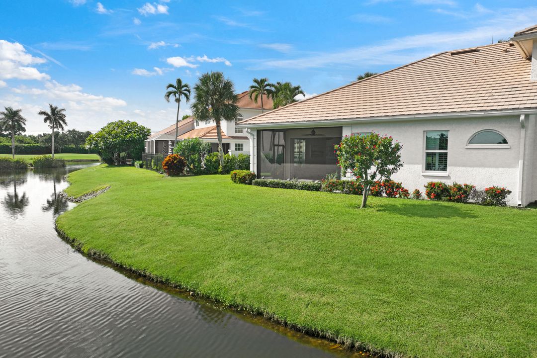 2153 Paget Cir, Naples, FL 34112