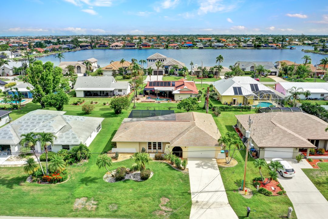 701 SW 52nd St, Cape Coral, FL 33914