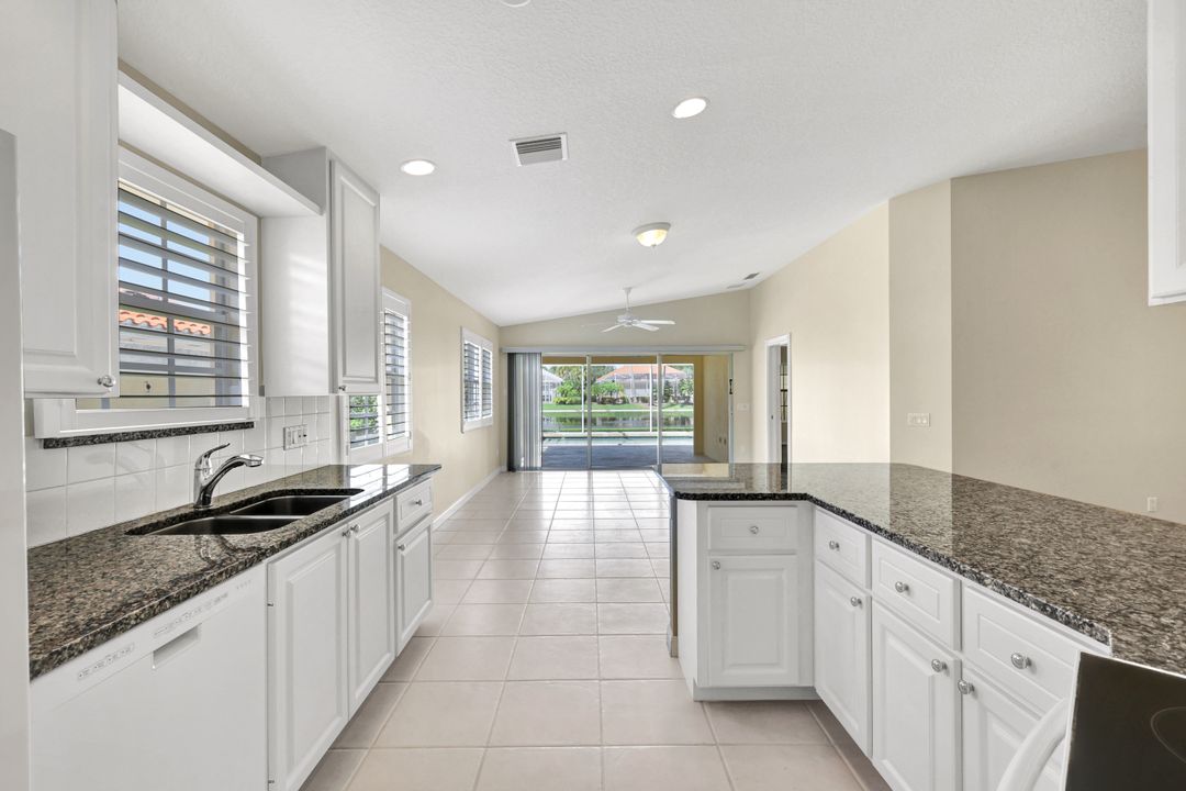 3312 Cayman Ln, Naples, FL 34119