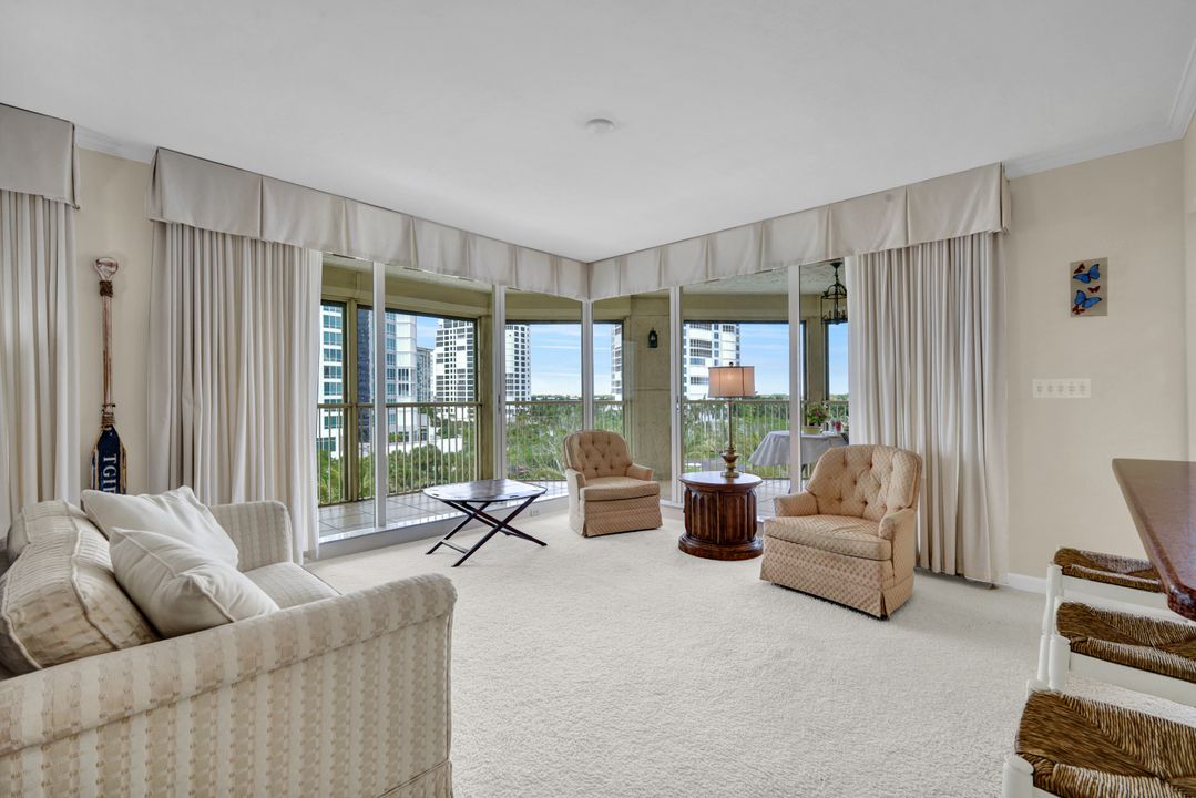 4051 Gulf Shore Blvd N #700, Naples, FL 34103