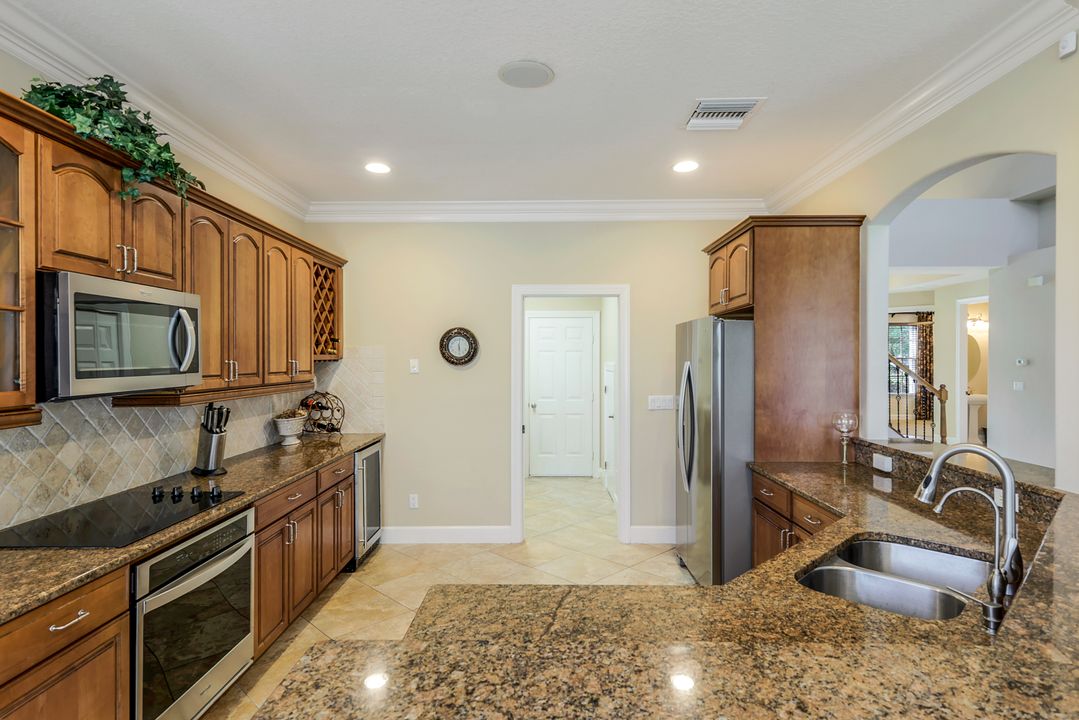 9175 Shale Ct, Naples, FL 34120
