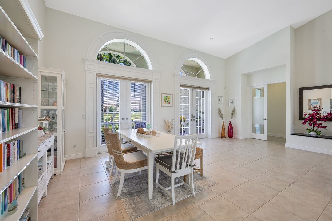 3724 Surfside Blvd, Cape Coral, FL 33914