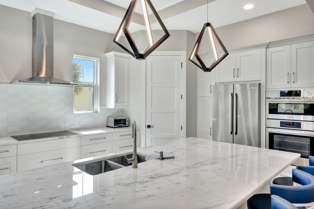 1044 Fish Crow Rd, Sanibel, FL 33957