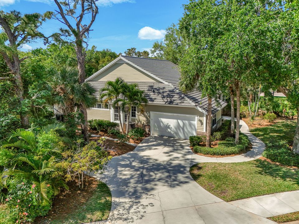 3791 Lakemont Dr, Bonita Springs, FL 34134