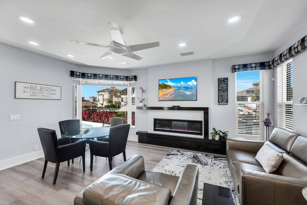 375 Germain Ave, Naples, FL 34108