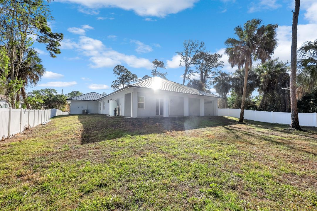 1853 Della Dr, Naples, FL 34117